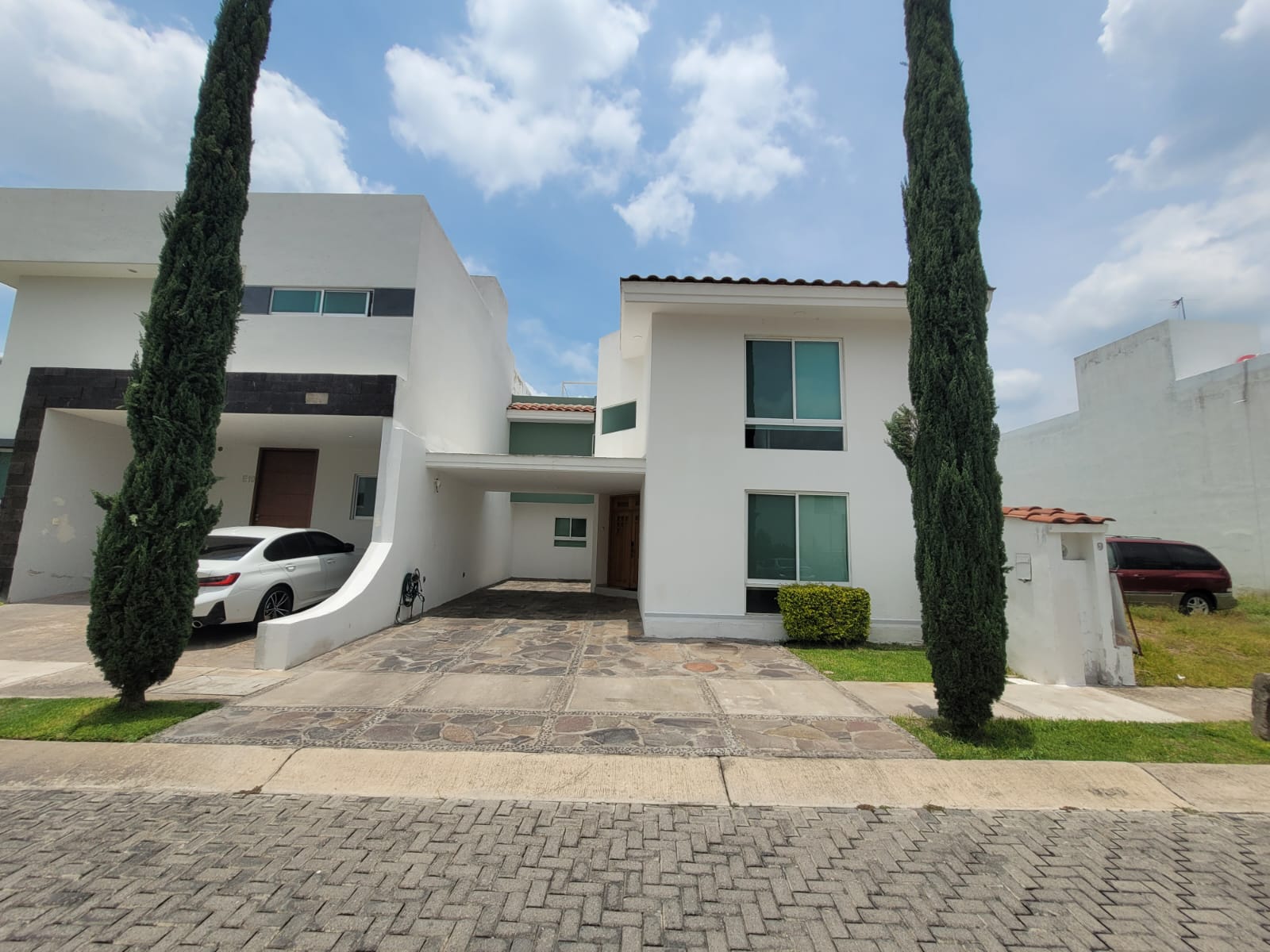 CASA EN VENTA EN ARBOLADA BOSQUES DE SANTA ANITA $5,200,000MXN