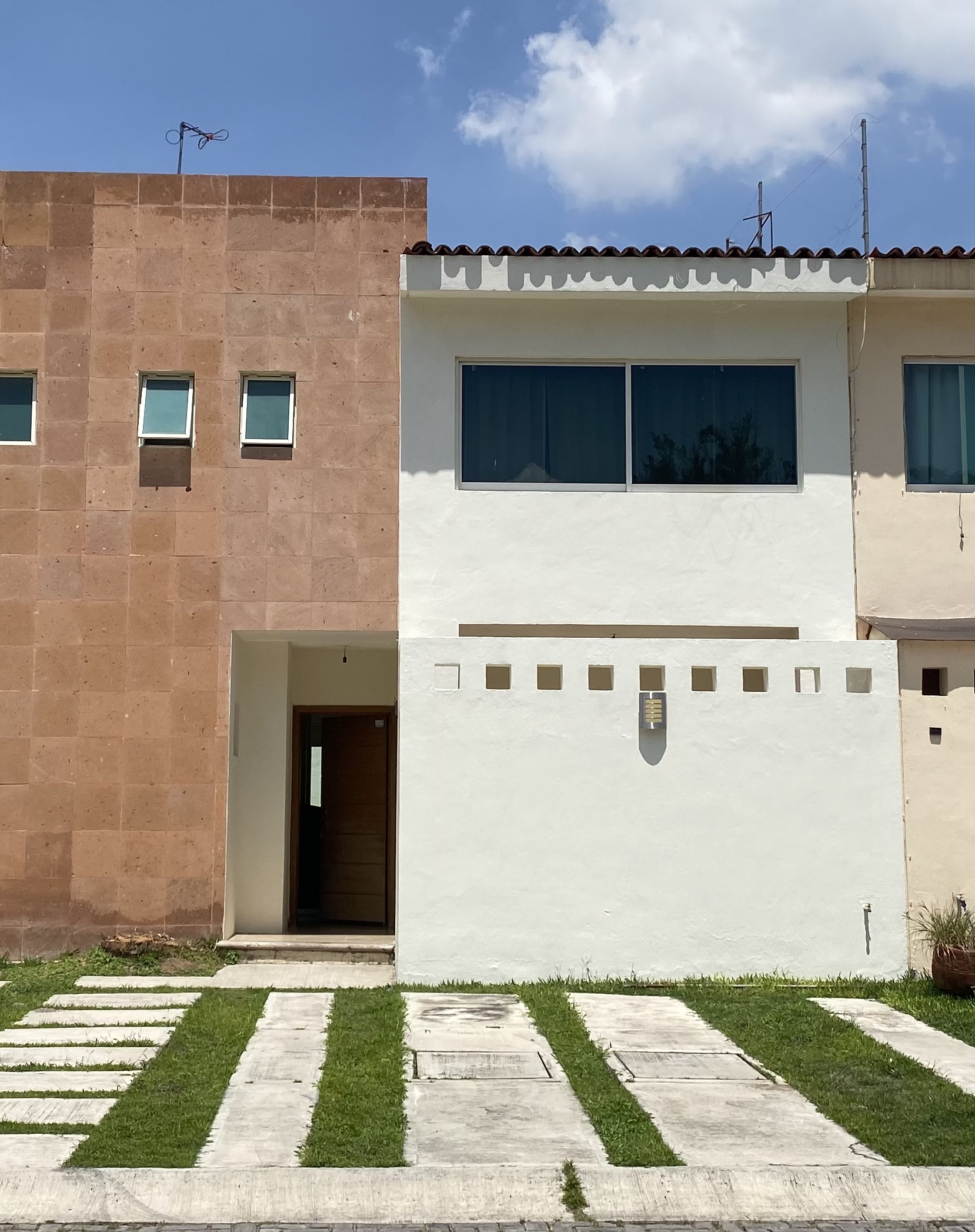 CASA EN VENTA EN LOS GAVILANES $3,760,000MXN