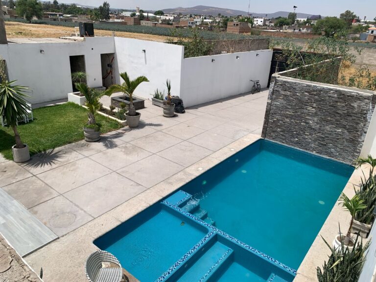 Terraza para eventos con alberca en Zapotlanejo ( Loma alta) $3,600,000MXN