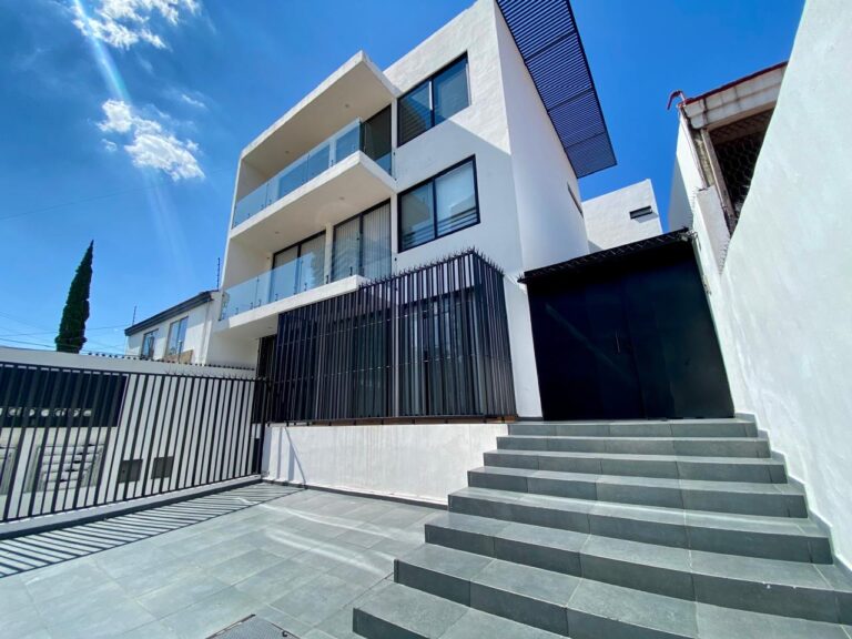 DEPARTAMENTO EN VENTA EN JUAN MANUEL VALLARTA $3,500,000MXN