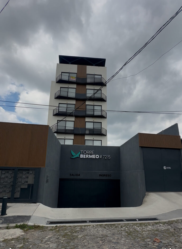 Departamento en Torre Bermeo en ciudad granja $6,199,920MXN