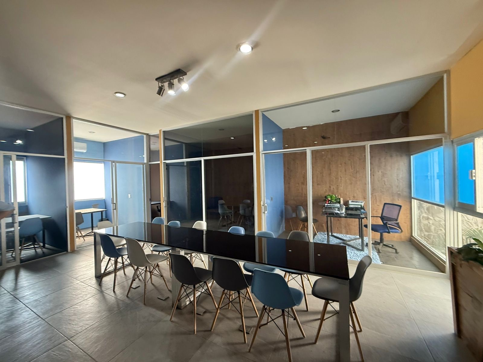 Oficina en renta sobre Lázaro Cárdenas $35,000