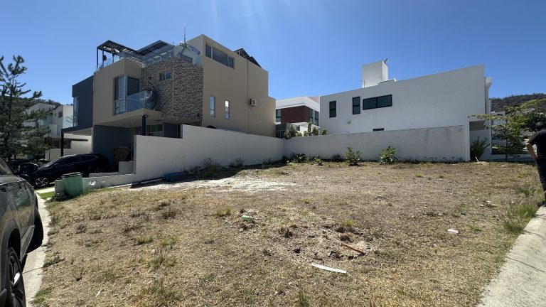 Terreno en venta en los robles $2,905,000 MXN